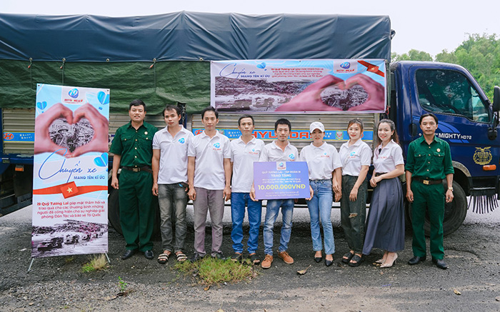 Hình ảnh hỗ trợ khách hàng nuw88